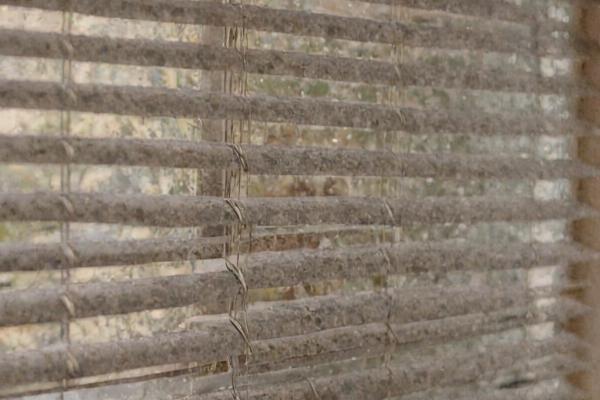 Venetian blinds installation process